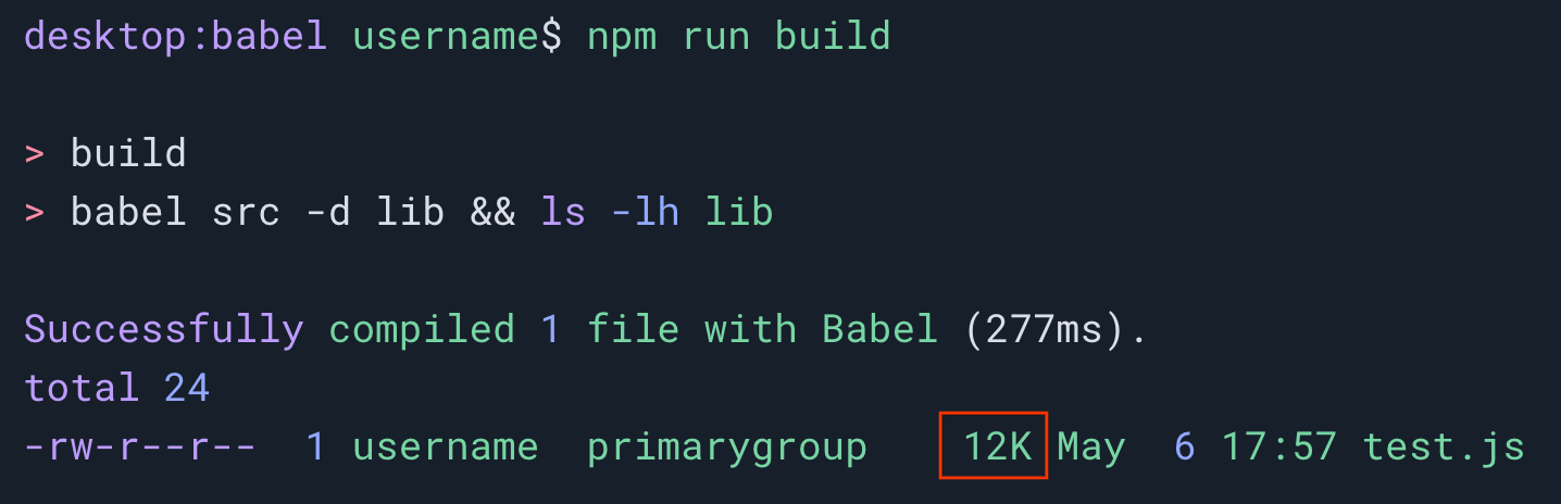 Una sessione del terminale che mostra che il comando npm run build è stato eseguito su un file JavaScript denominato test.js.  La dimensione del file di output è di 12 kilobyte.